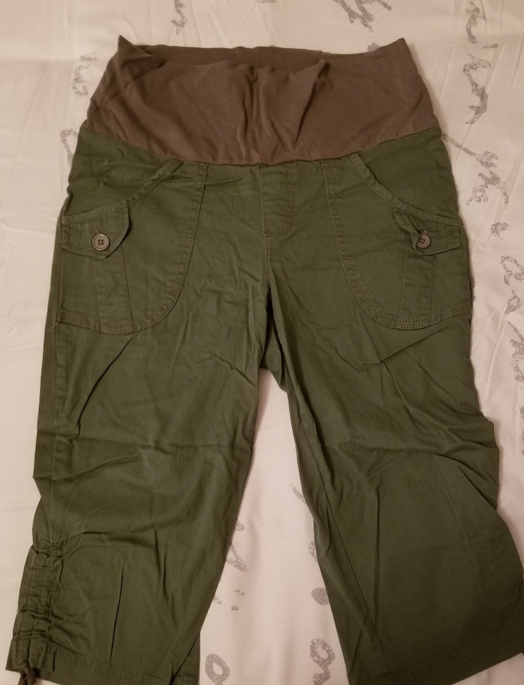 Amry Green Maternity Capris